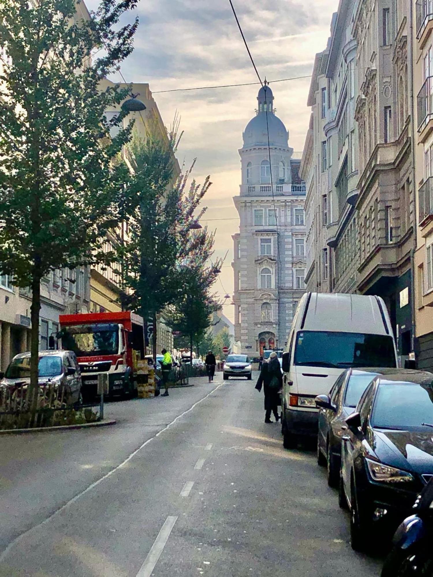 Modern To In Apartment Wien
